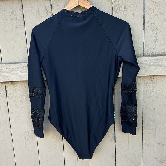 Cynthia Rowley Surfsuit Black with Lace Cut Out Detailing Large - Picture 4 of 5